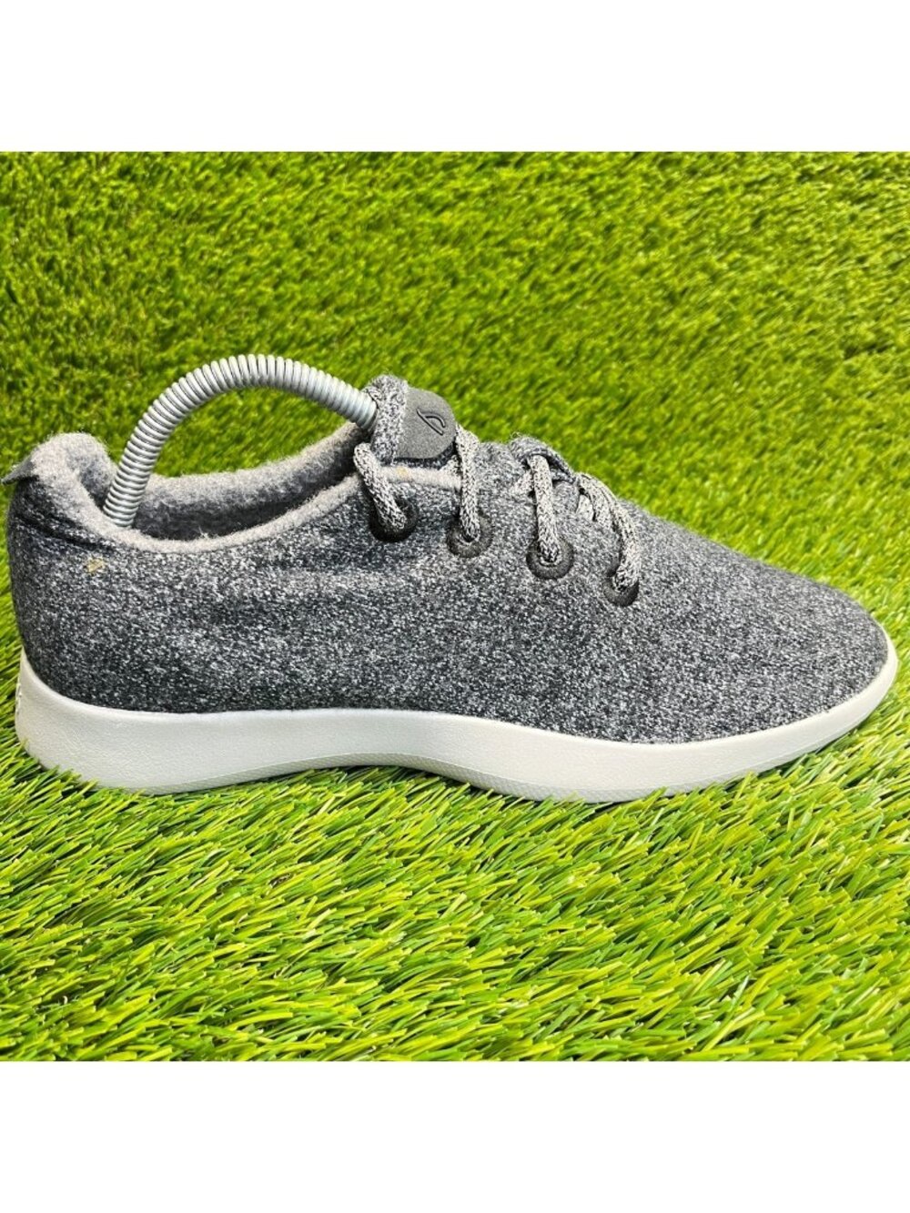 Allbirds Wool Runners Mens Size 9 Gray White Running Walking Shoes Sneakers